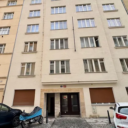 U Smaltovny 27 Lägenhet